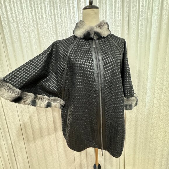 Leather Black cape with rabbit fur New, Size M - Picture 3 of 16